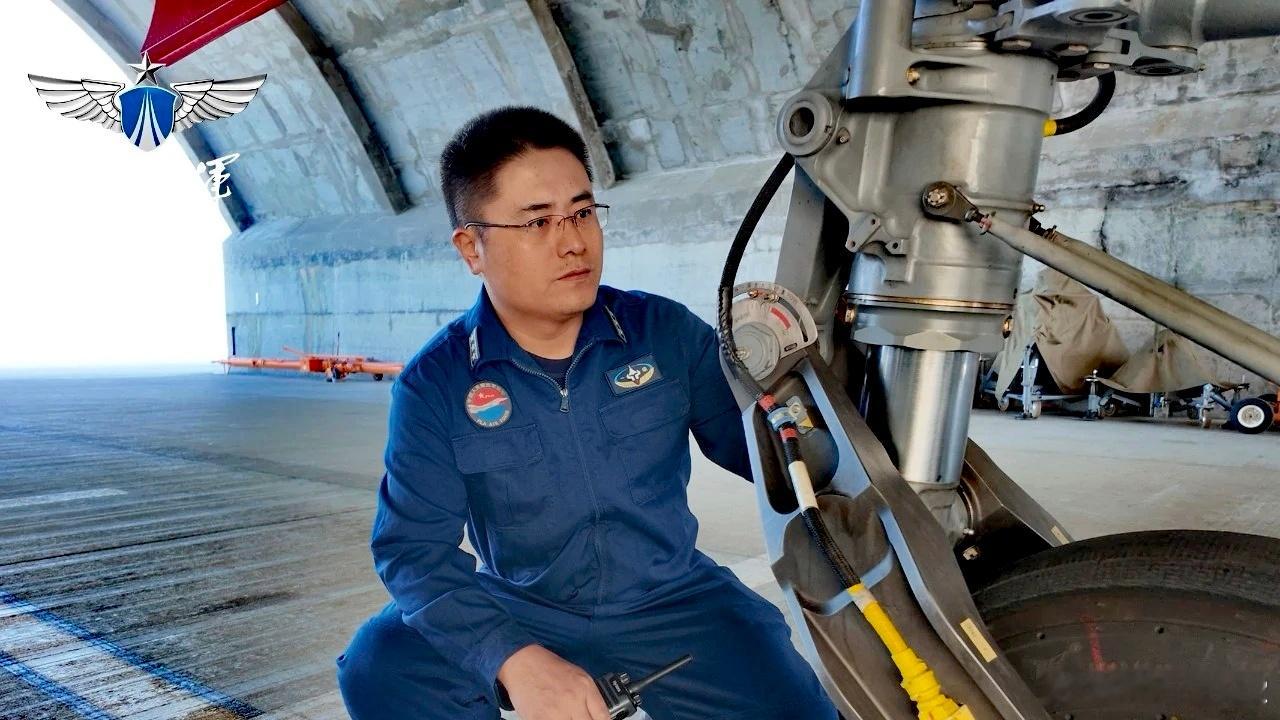 机堡混凝土观感一般原来是空军哈尔滨飞行学院的。中国空中力量烽火问鼎计划每天认识一