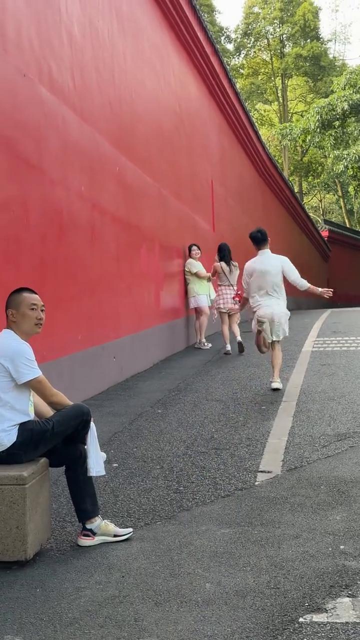 哈哈哈哈哈。