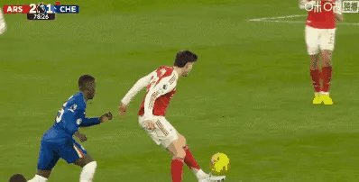 不是很明白，明明是自己队友犯规了，恩佐还生气吃黄牌，这么上头吗？以后还怎么靠他给