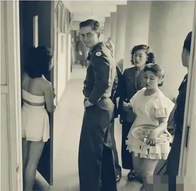 1946年，美国为了进行一项秘密研究，竟然强迫十名带有梅毒的妓女，和上千名囚犯同