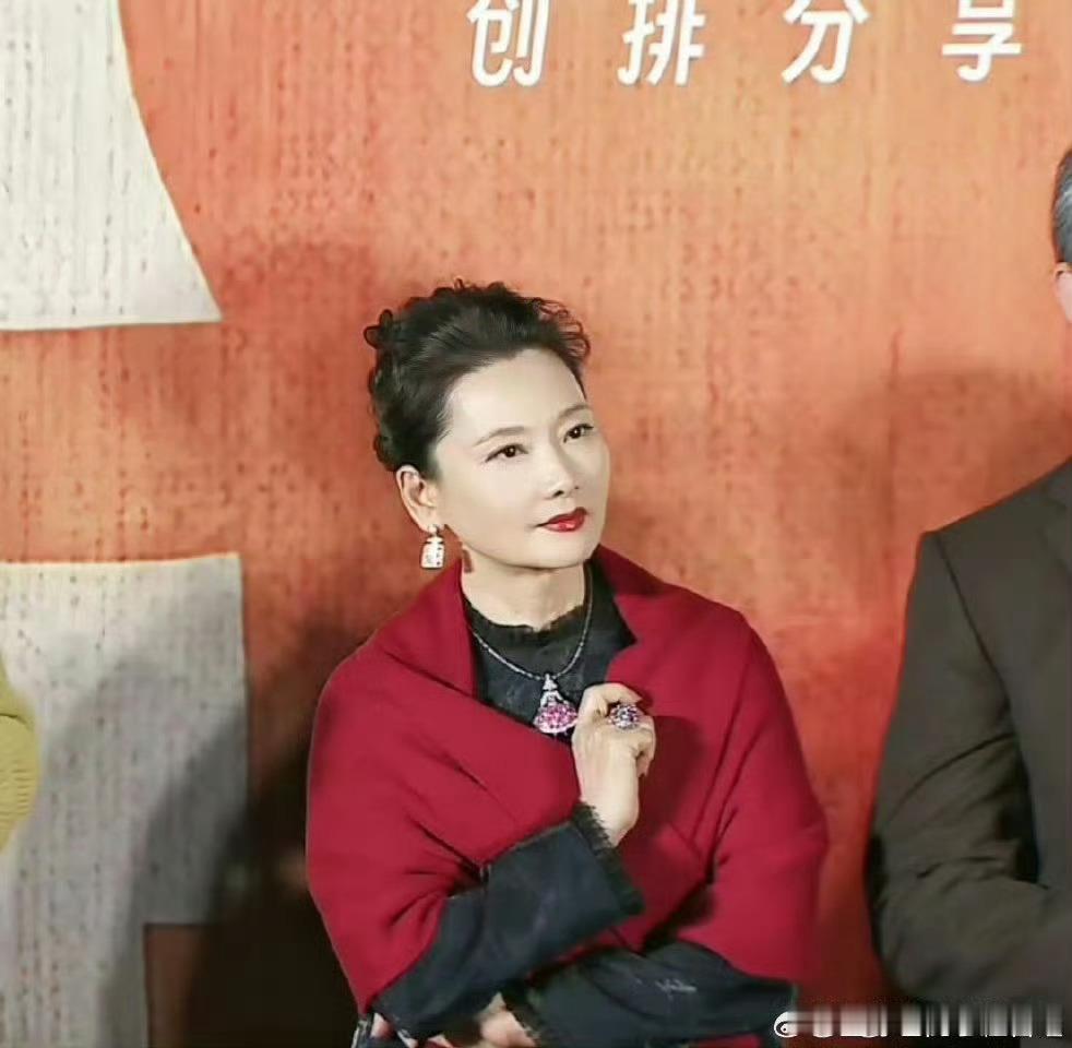 何赛飞说演员不存在保送破除演员保送误区，何赛飞观点清醒通透。演艺之路无特殊通道，