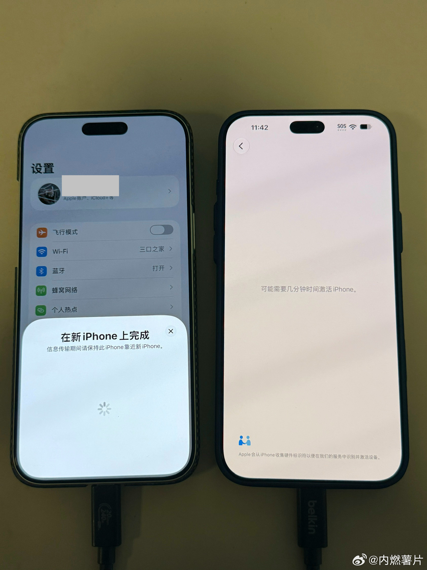 难道今年又开出了 LG 屏？[泪奔]左边的 GH3 一对比反而显得白底正了 ​​