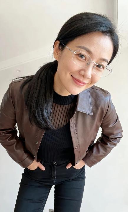 少妇和少女的魅力各有千秋。少女像初绽的花朵，充满生机，对世界充满好奇与想象，视角