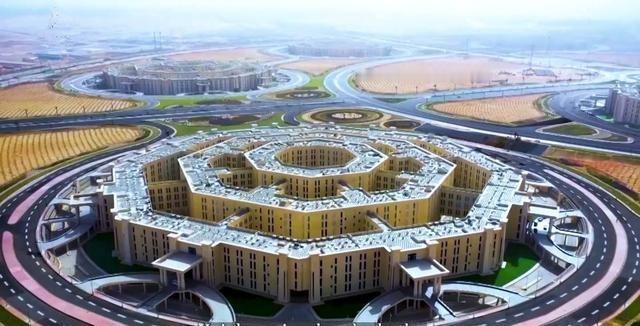 比五角大楼还大的埃及“八角大楼”启用：塞西为何把军方大脑搬进新首都？

埃及这次