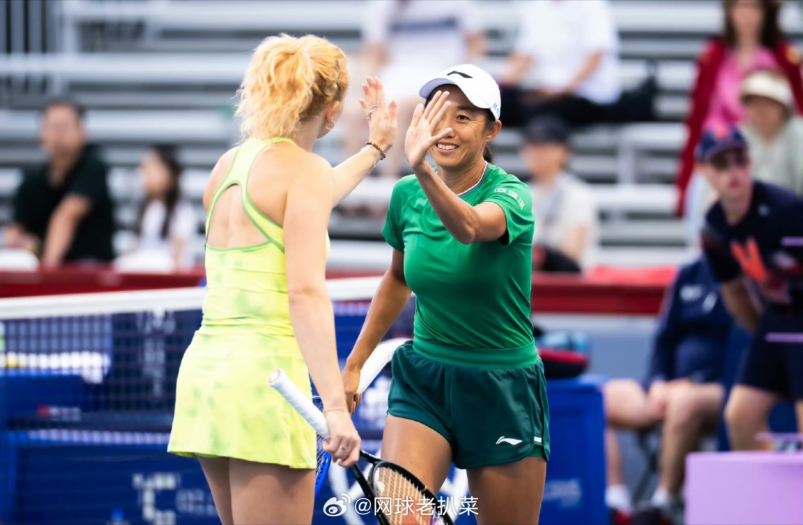 张帅组合晋级决赛🤜🤛WTA1000多伦多站双打半决赛，头号种子张帅/西尼亚科