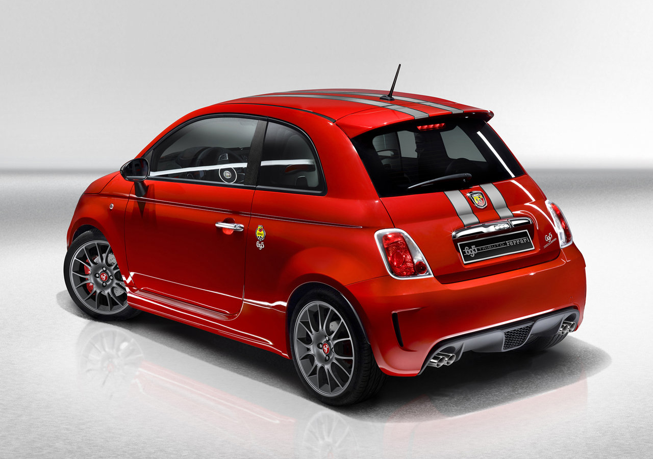 菲亚特  Abarth 695 Tributo Ferrari，2009法兰克福