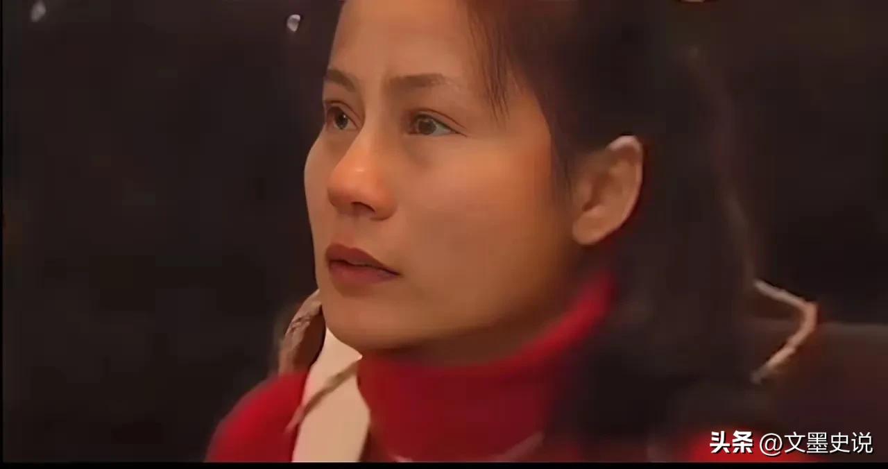 死刑前的崩溃！女犯以色诱谋财害命，临刑痛哭：“没给母亲尽孝！”

这是十七年前的