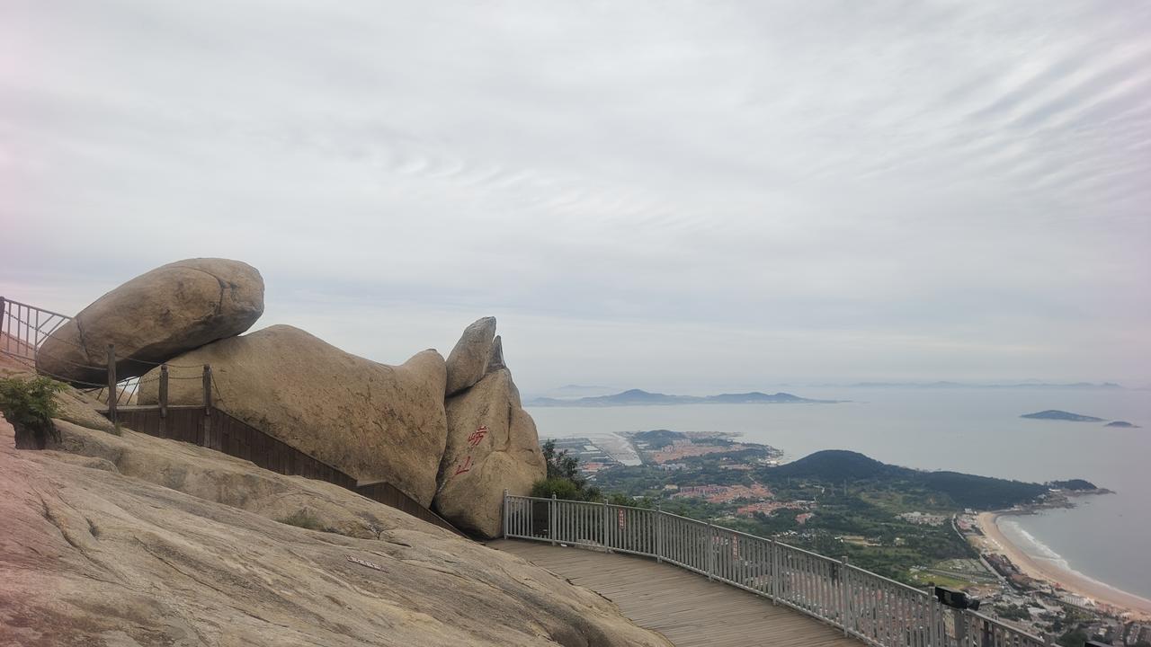 时隔八年，再登海上第一仙山崂山。泰山云虽高，不如东海崂，自然景色，山海奇观，花岗