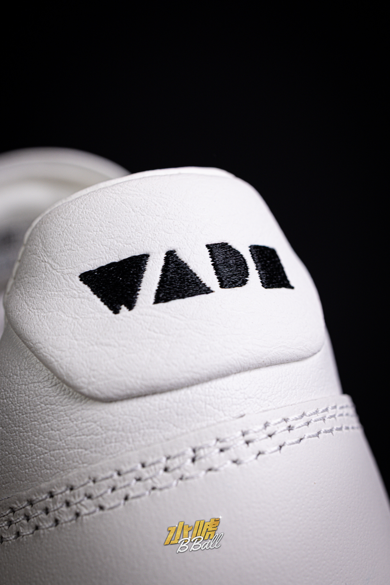 水唬开箱 不废话...韦大爷已为你打了样，这就是一双能在你现有基础上，强行提升一