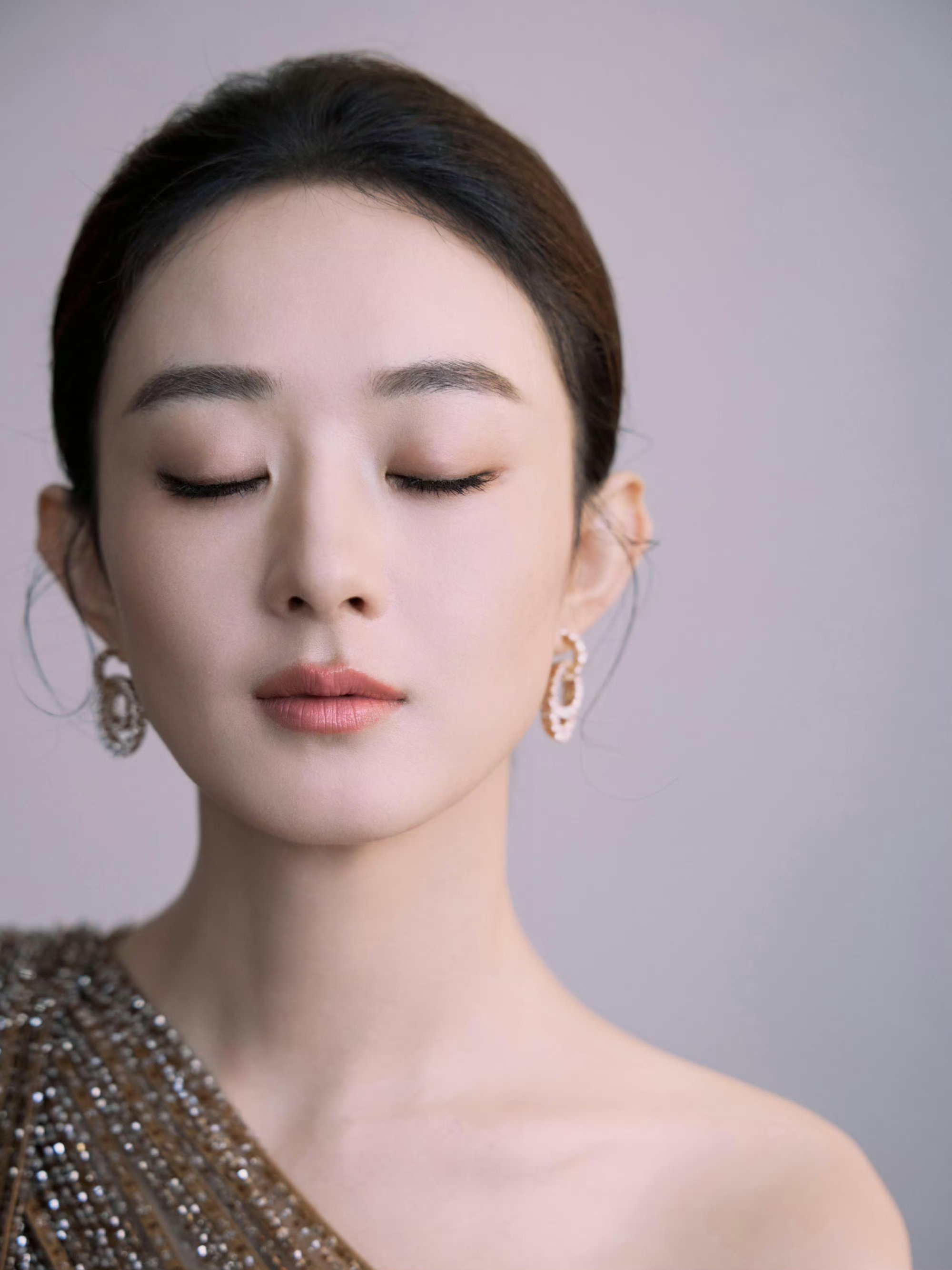 一张封神之赵丽颖颖妈已经闭上眼睛准备好了，你还不给她保养？ 