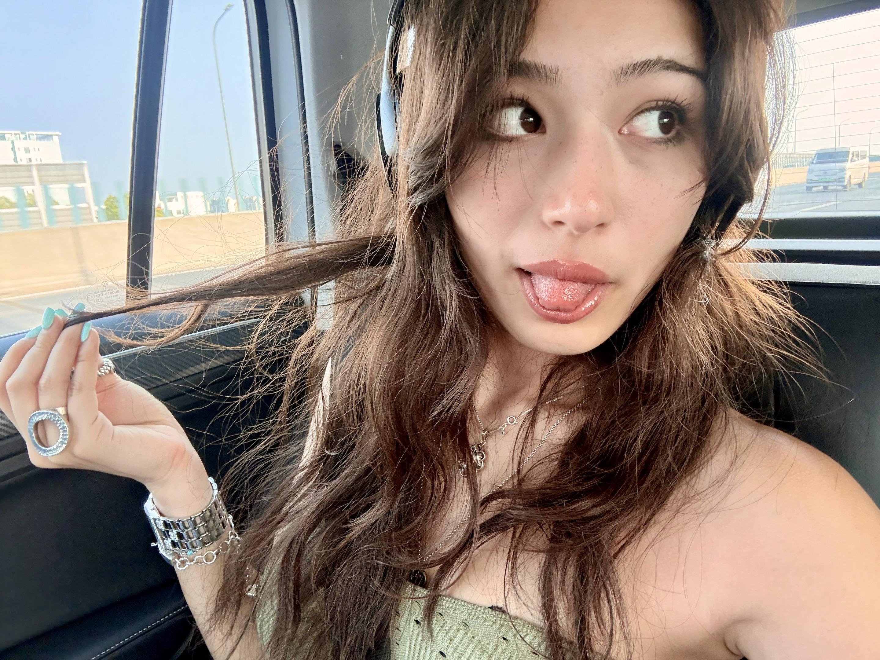热门美女自拍欧美甜妹