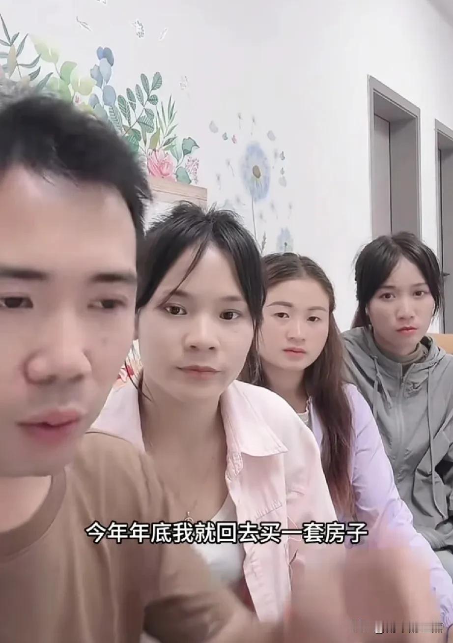 小陈心态崩了！

在昨晚的直播中，小陈看到公屏上的hei粉对他婚礼带货的吐槽，愤