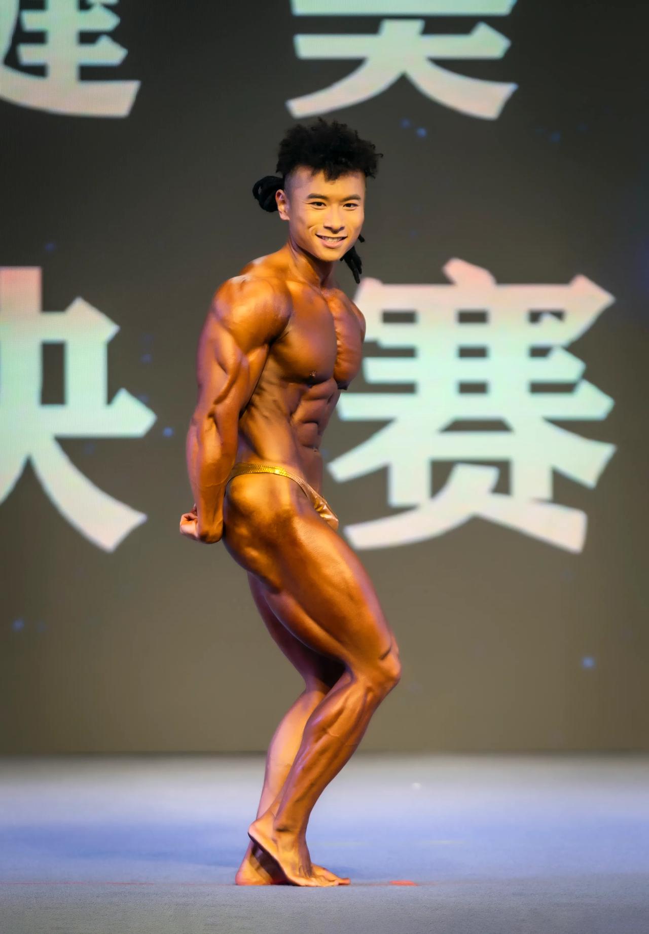 健美运动员
#健美比赛首秀# #古典健体预赛# #肌肉崇尚者# 
#健美导师# 