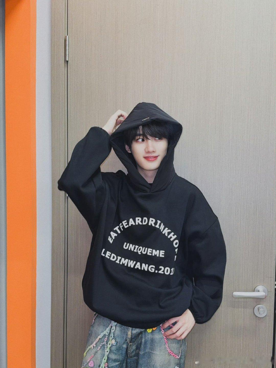 时光不负追梦人，丁程鑫的碎片里满是成长！六周年快乐，未来更闪耀～ 