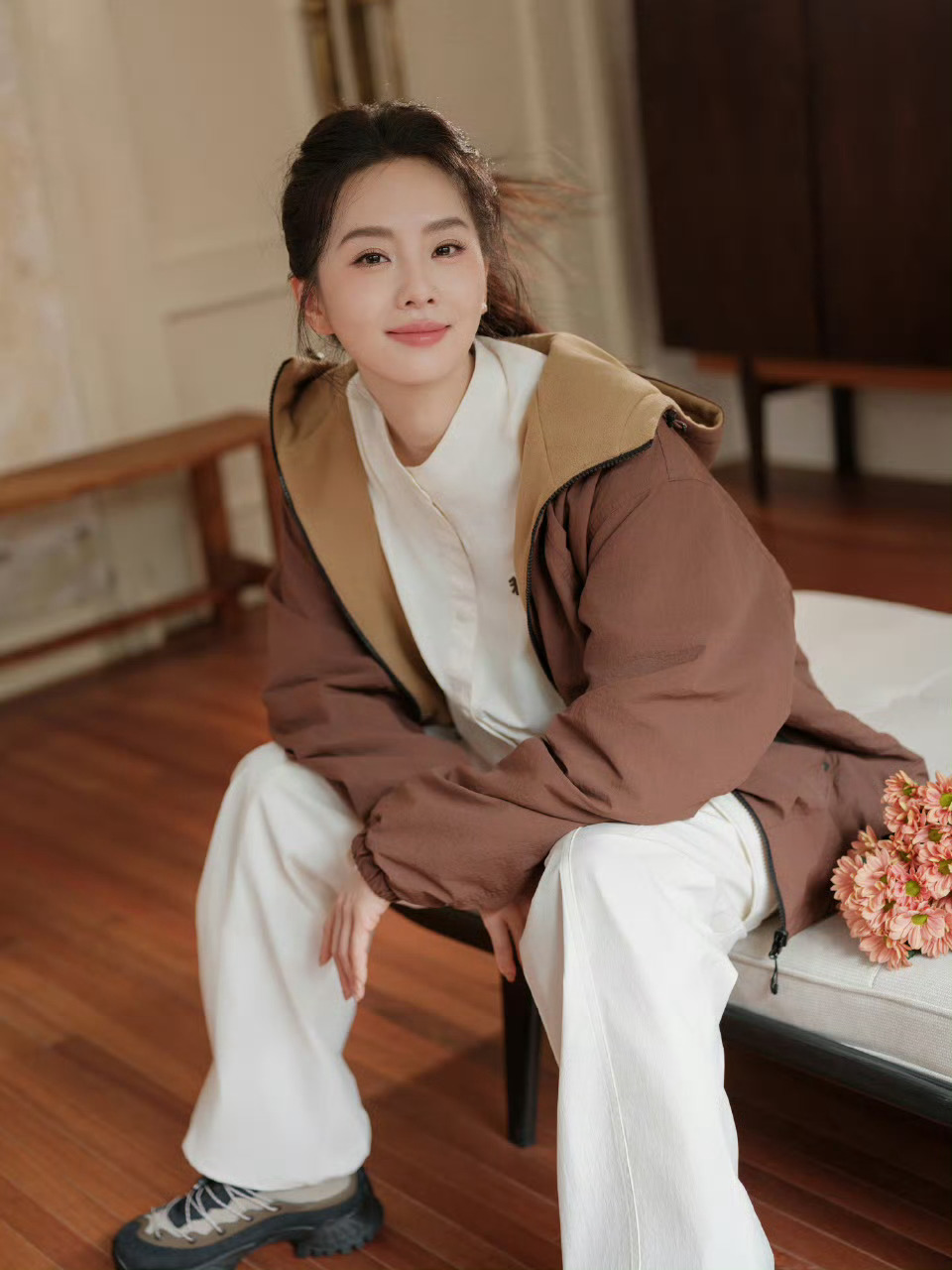 #刘诗诗秋日元气look#哇哇哇！今天的这个营业频率真的爱了[举花铃]刘诗诗秋日