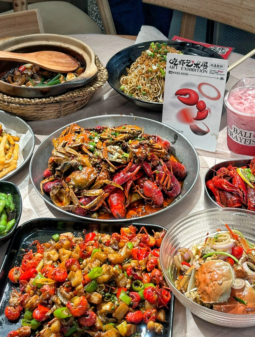 现在来武汉只办一件事儿，吃巴厘龙虾