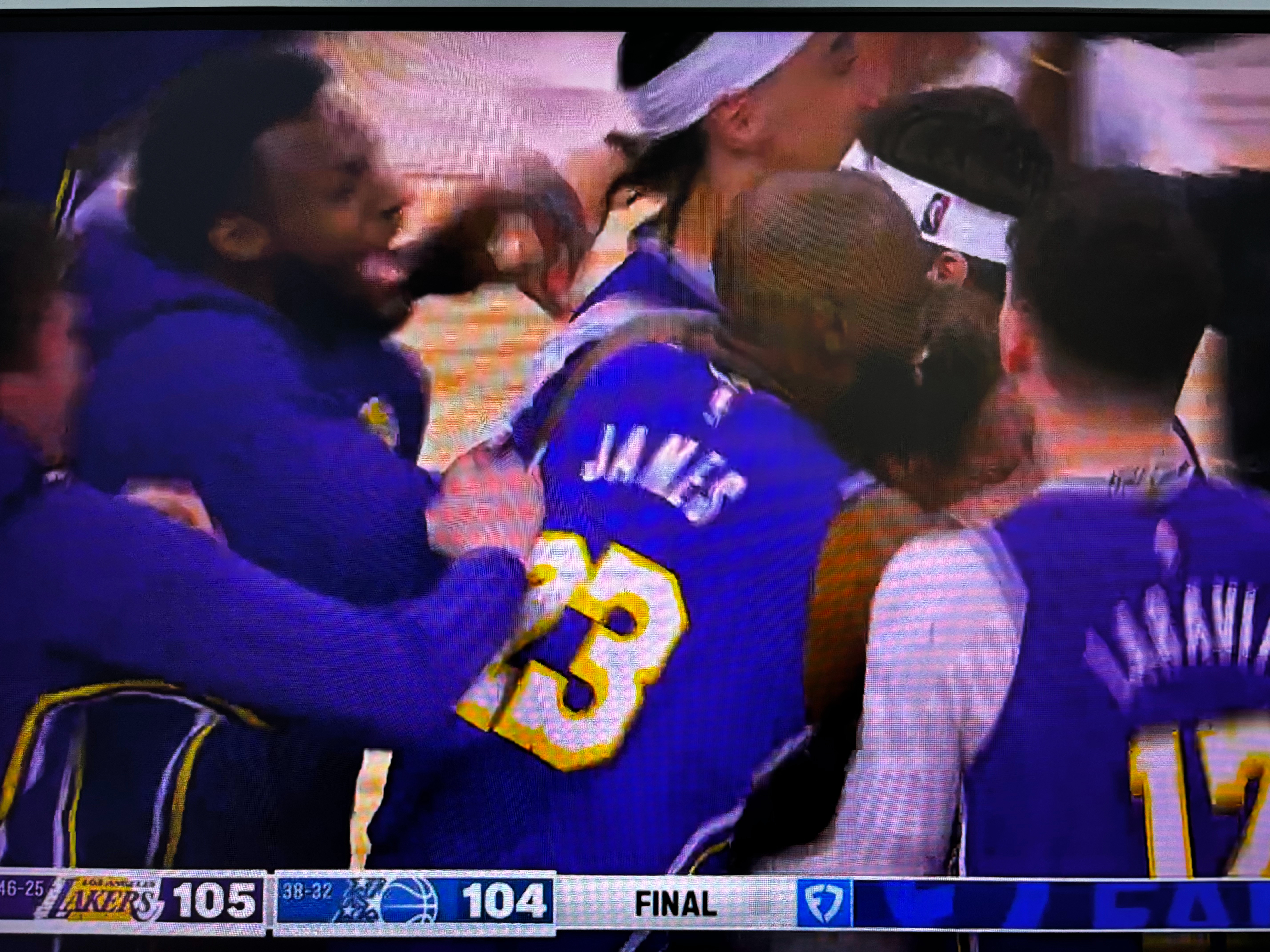 卧槽！！！肯纳德三分绝杀魔术！！湖人vs魔术