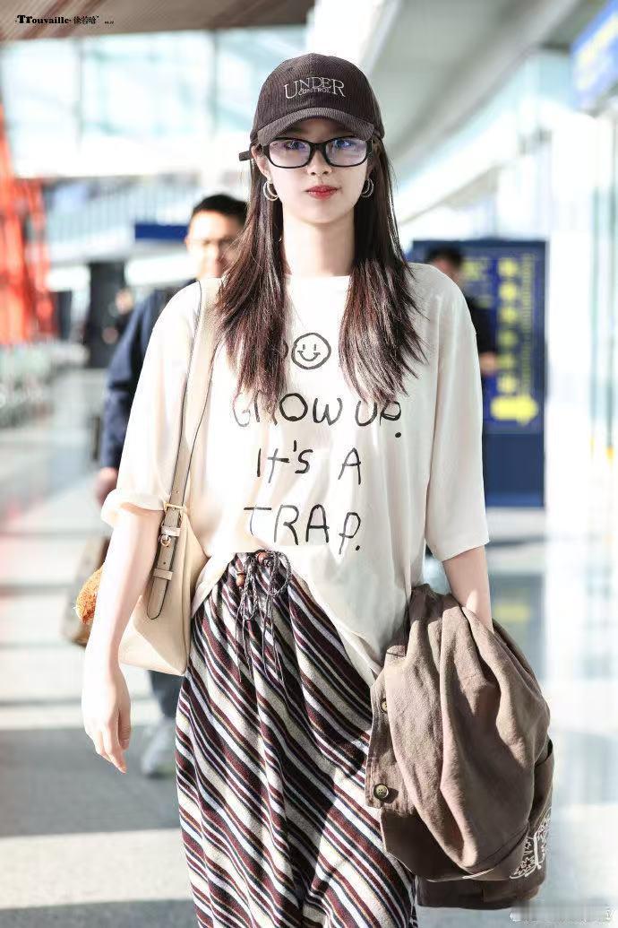 徐若晗的sbti是malo 徐若晗用两个词就把自己说明白了，sbti malo，