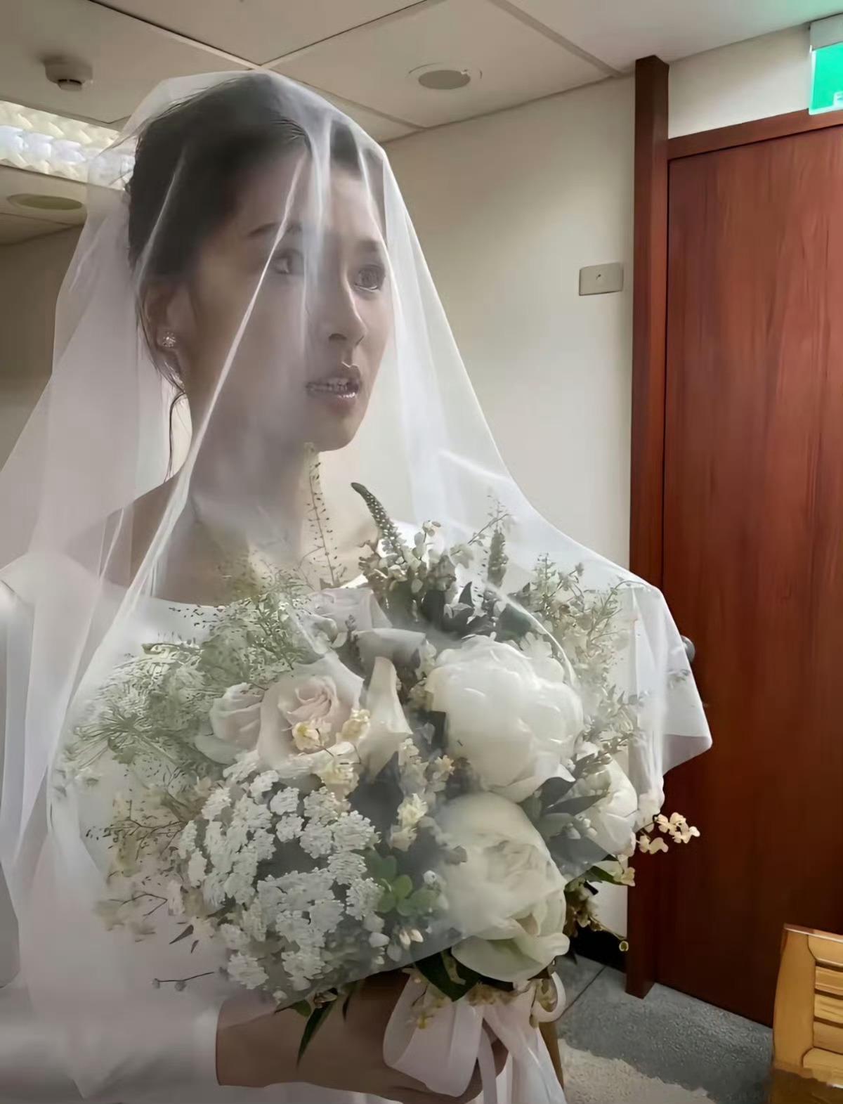 曾沛慈已婚姐姐官宣结婚好久了吧！一直很低调幸福所以很多人不知道谁的青春回忆里没有