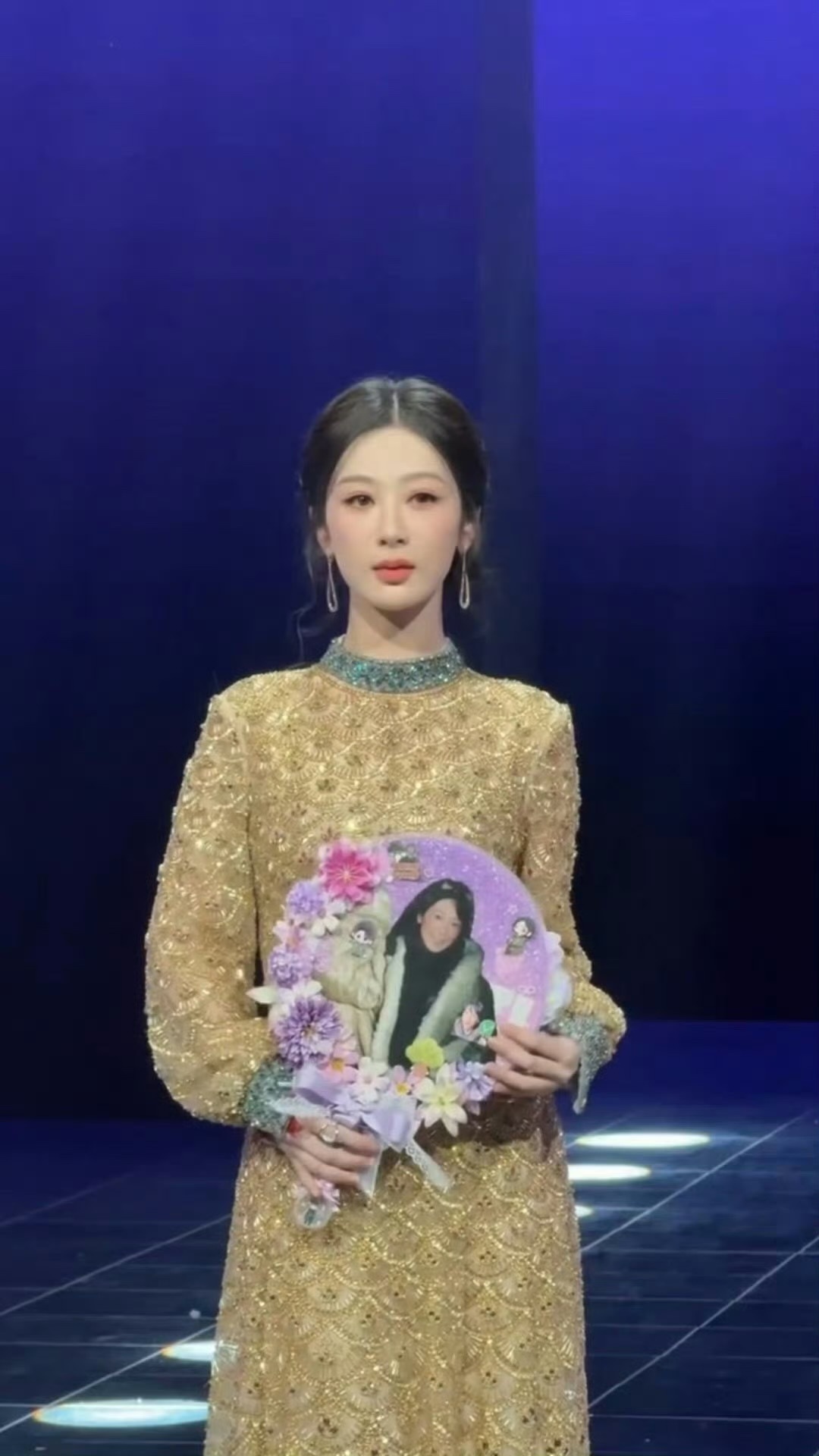 杨紫 大花气质这个杨紫美的不像话了！微博之夜