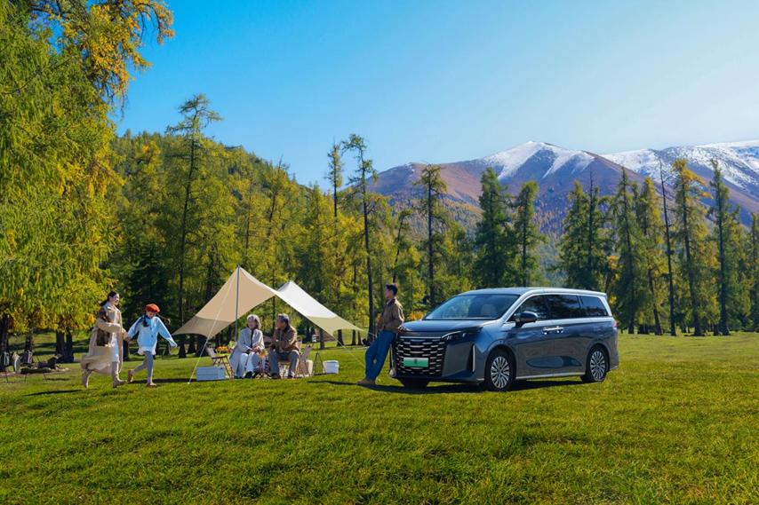 2025 年 11 月 4 日，比亚迪 2026 款夏正式上市，智能座驾终极满足