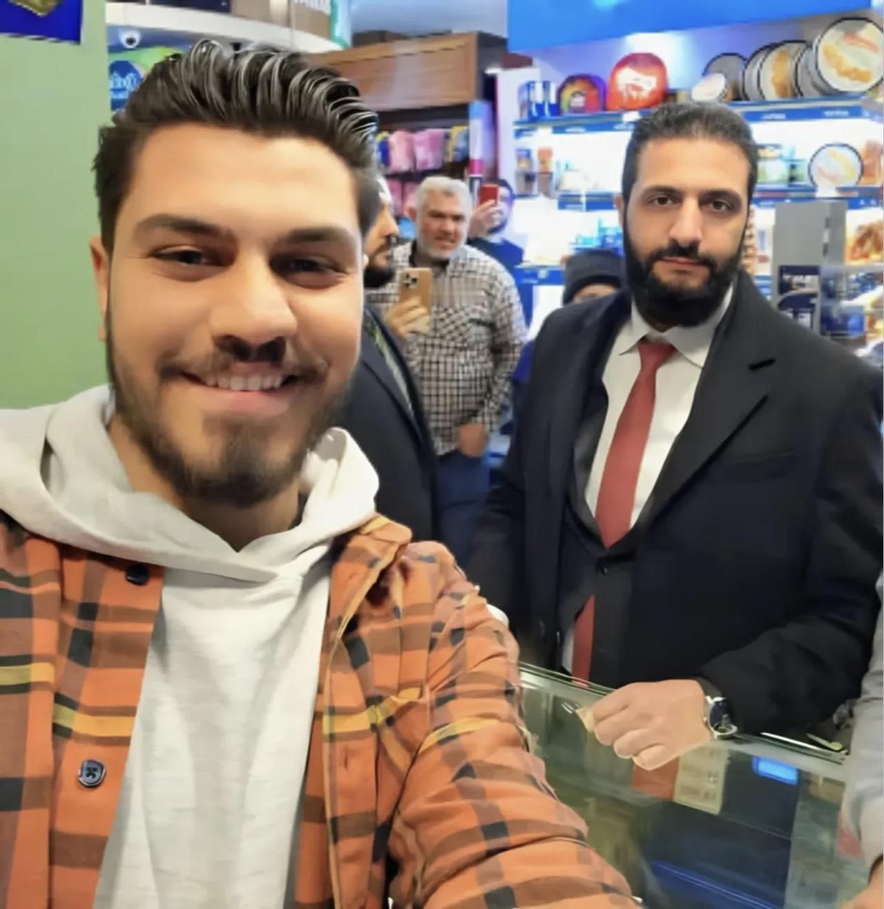 叙利亚共和国艾哈迈德·沙拉总统阁下合照气场全开 叙利亚 中东 合照