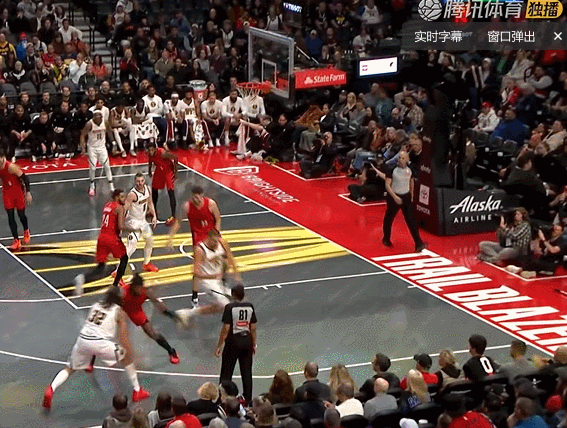 约老师转身抹进去，直接起飞扣篮了。看来约老师想打卡下班了[偷笑]掘金vs开拓者 