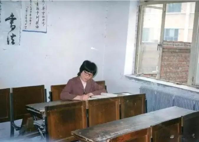 2004年，一名中国女科学家，非常低调地走上了加州国际密码大会的发言台，轻飘飘地