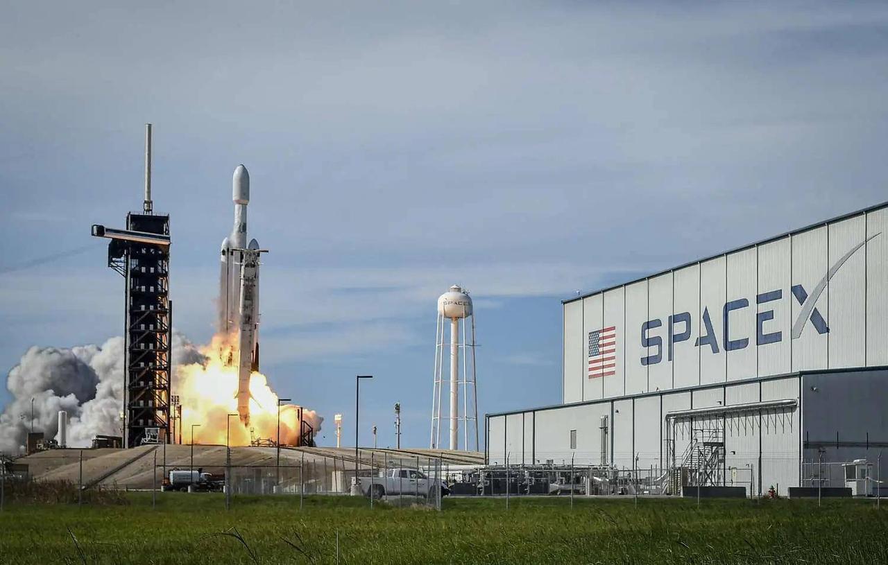SpaceX豪掷550亿美元造芯！马斯克要单干芯片，挑战科技巨头？🔥

震惊！