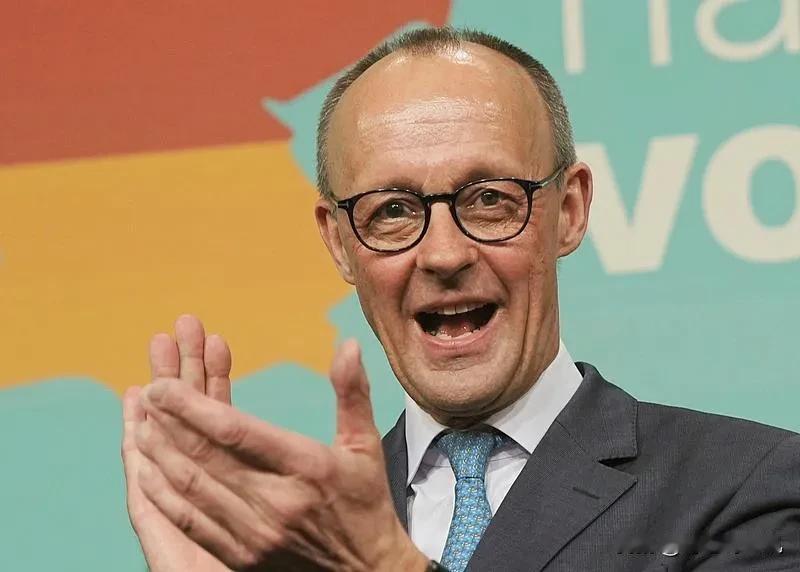 就在刚刚，德国外长在新加坡公开宣告：宁可忍受美国转身离开，也绝不拥抱中国。很多人