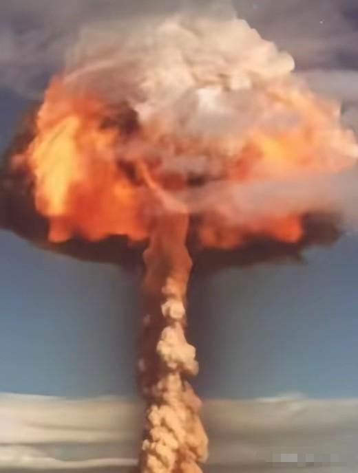 日本右翼对中国发出警告！一旦中国动用“核武器”对日本本土实施打击，那么等着中国的