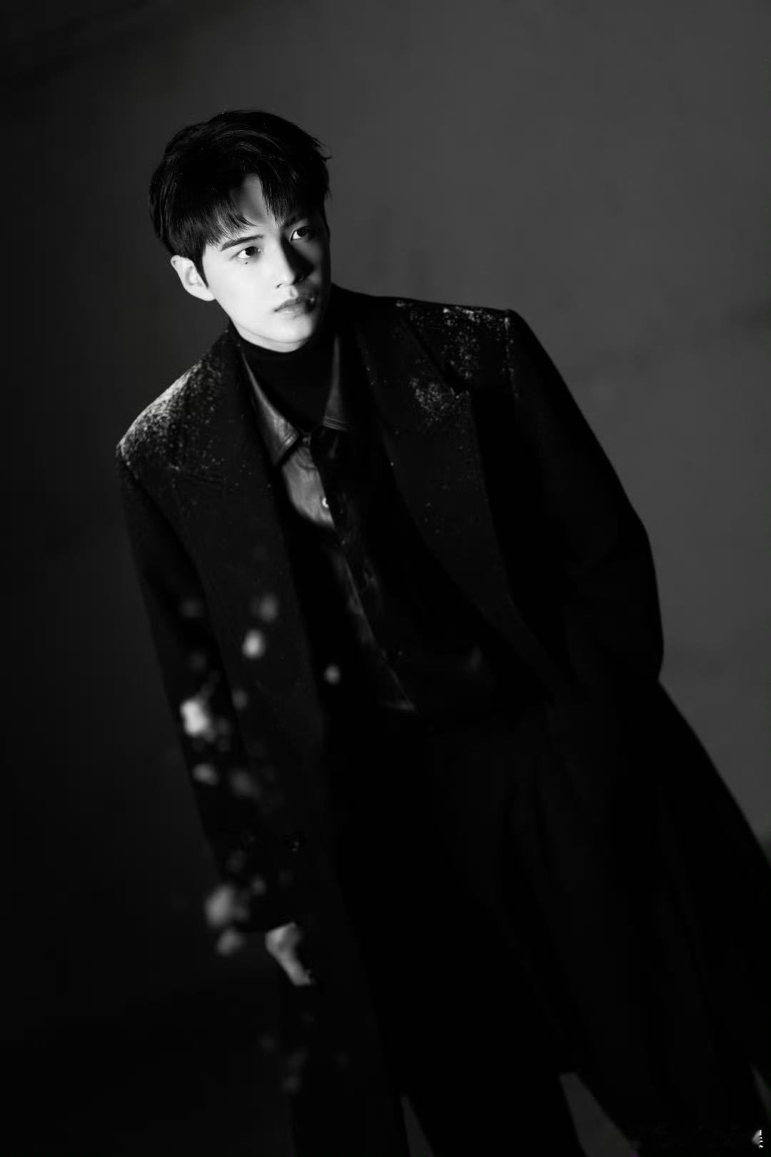 古子成有效播剧  古子成在《白色橄榄树》里的新人美和演技都太加分。萨辛的热血正义