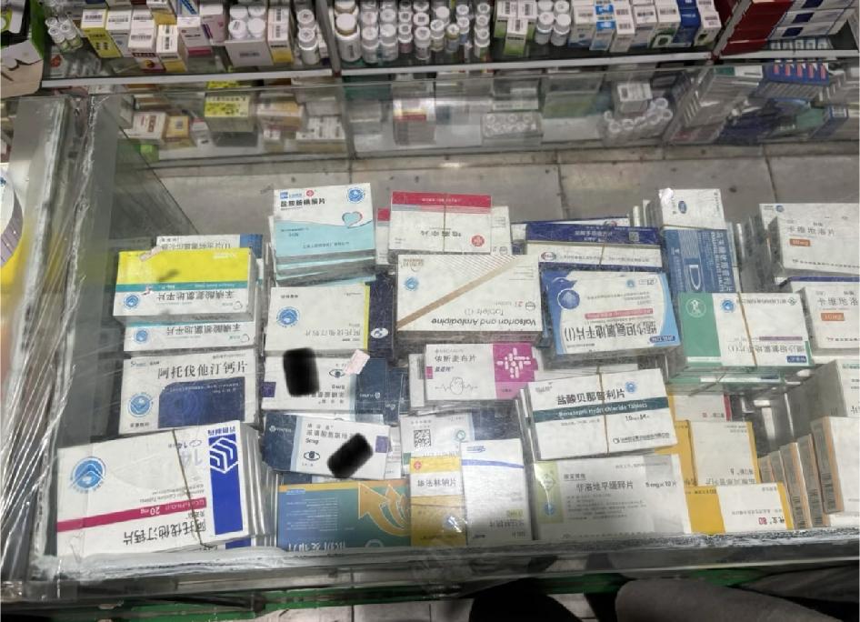 以前总以为基层是缺药的，过年回家发现家里小乡镇也不乏进口药。（一样是自费和yb的