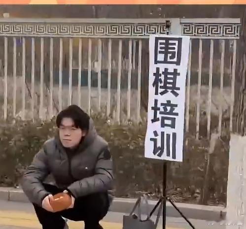 现在看，智驾早晚也会走上围棋的老路，就是机器开车的水平远远超过人类这应该是共识了