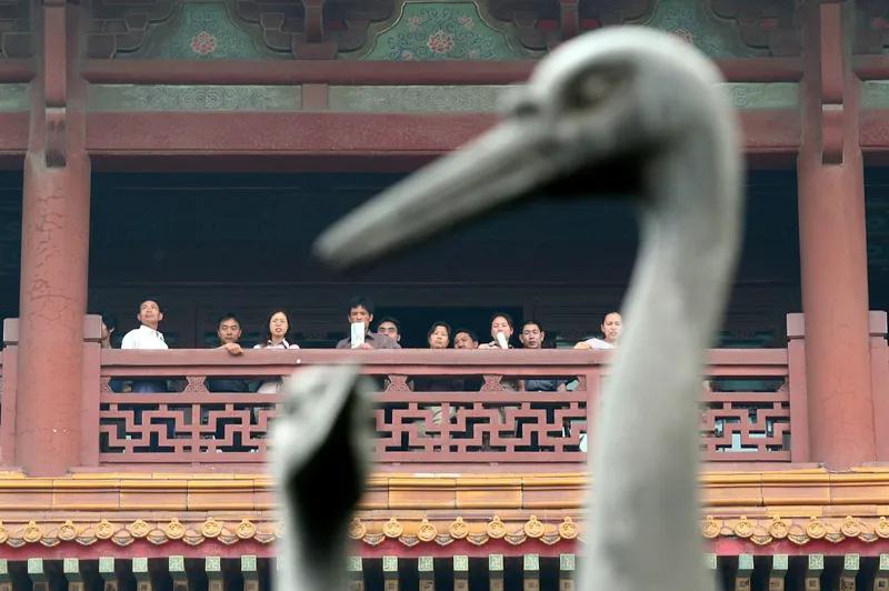 缘分
相识相遇千年修
人生知己最难求
天涯海角情难觅
黄鹤飞临黄鹤楼