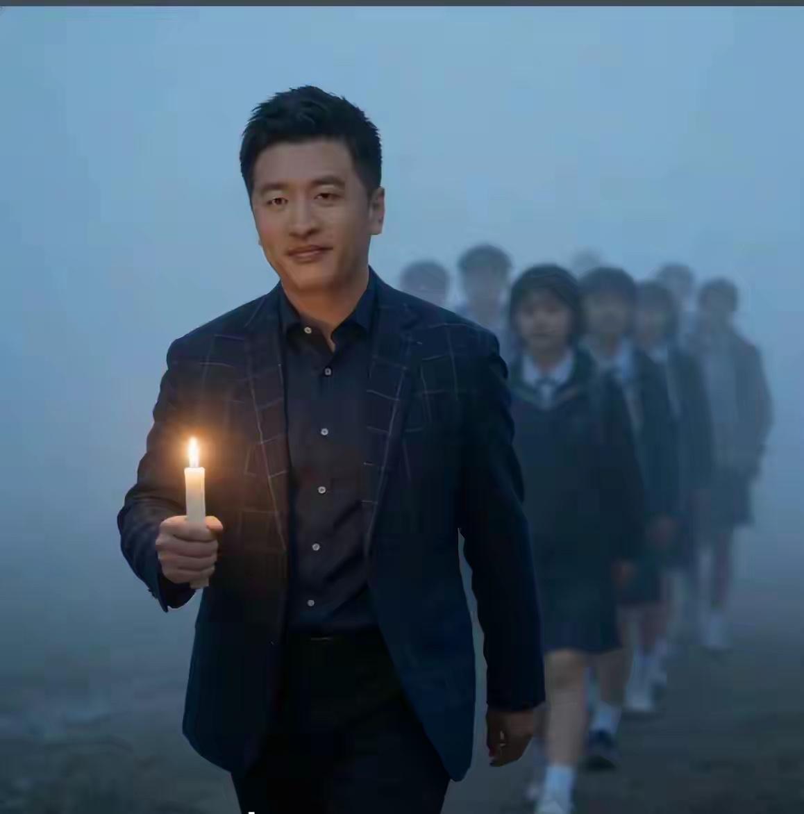 特作诗一首，以此缅怀张雪峰老师。
咏张雪峰

寒乡孤影出尘泥，北漂风霜志未低。