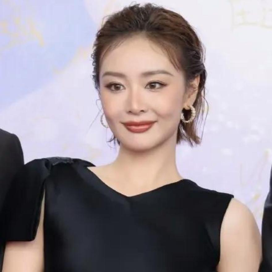 你可以评价高叶长相普通，也可以讨论她的演技，唯独这点没人能黑！
 
高叶的角色可