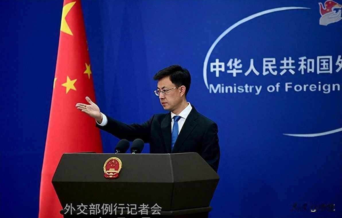 一艘船被扣在霍尔木兹海峡，美国说它运导弹原料去伊朗，中国说这船跟我们没关系，事情