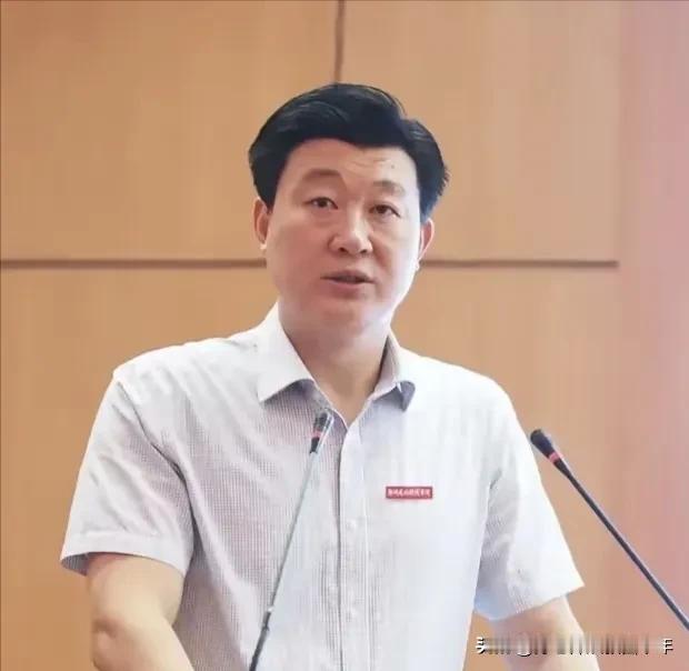 孙老师寄语年轻老师
在学校，无论干什么事，都应该听校长的话！
听校长的话，你就是
