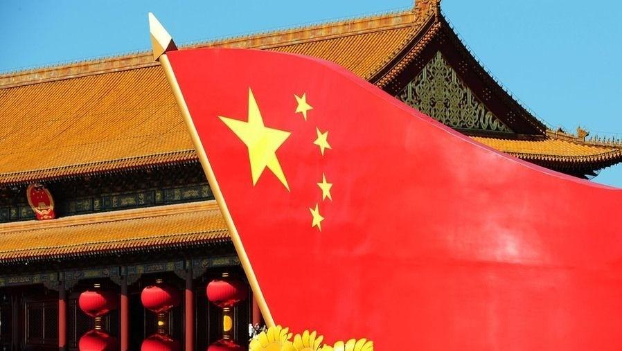 菲律宾这回反华操作，算是踢到铁板了。中国大使反手拉清单，一笔一笔账记着。
真正值