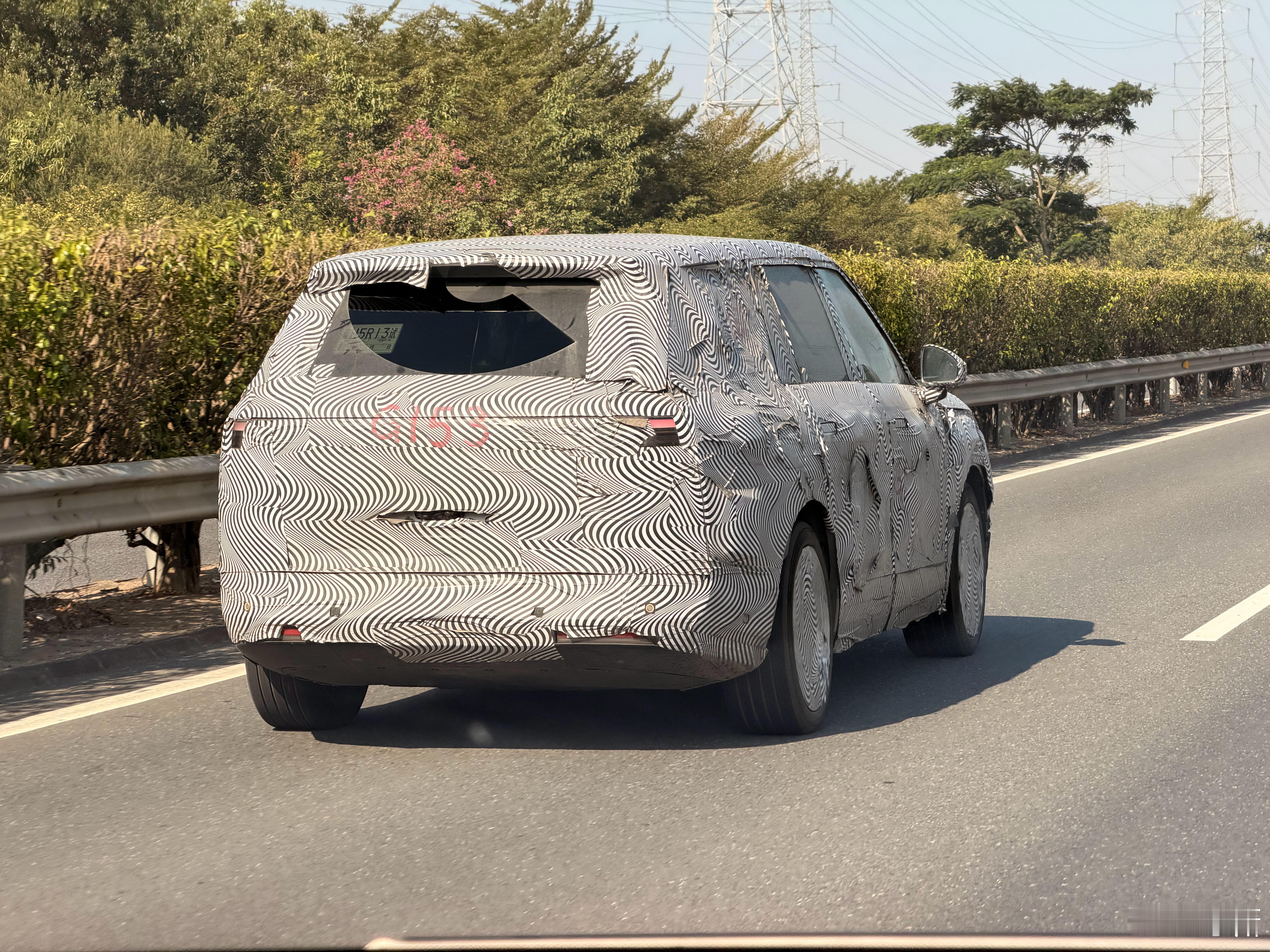 这是啥车？目测又是一款9字辈插混SUV 