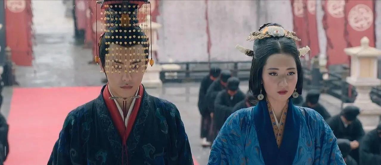 曹操一次性把三个女儿都嫁给汉献帝刘协

建安十八年（213年）。这一年，曹操58