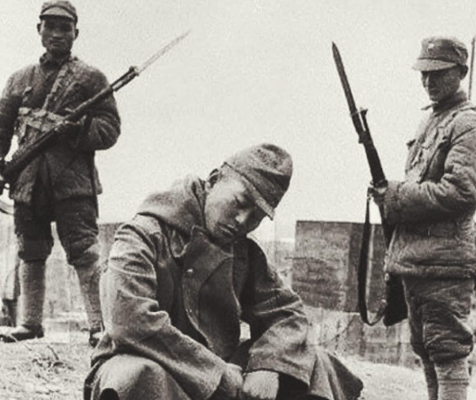 1943年7月的一个黄昏，豫北一处小火车站，日军中佐刚把一个花枝招展的"姑娘"拉