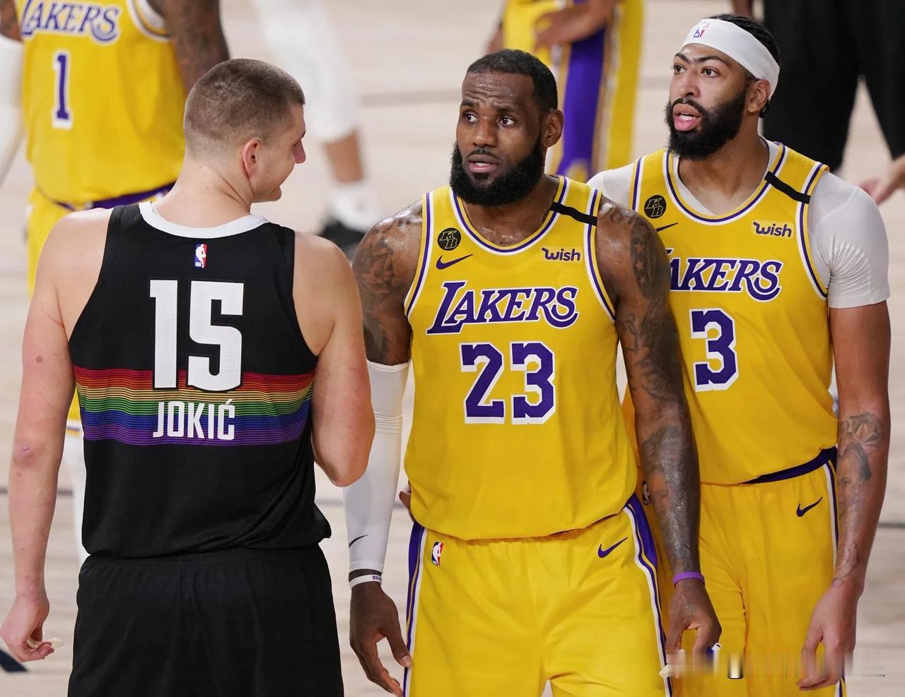 今天湖人队对阵掘金队的第三场比赛各大应用程序最便宜的门票👀🍿

TickPi