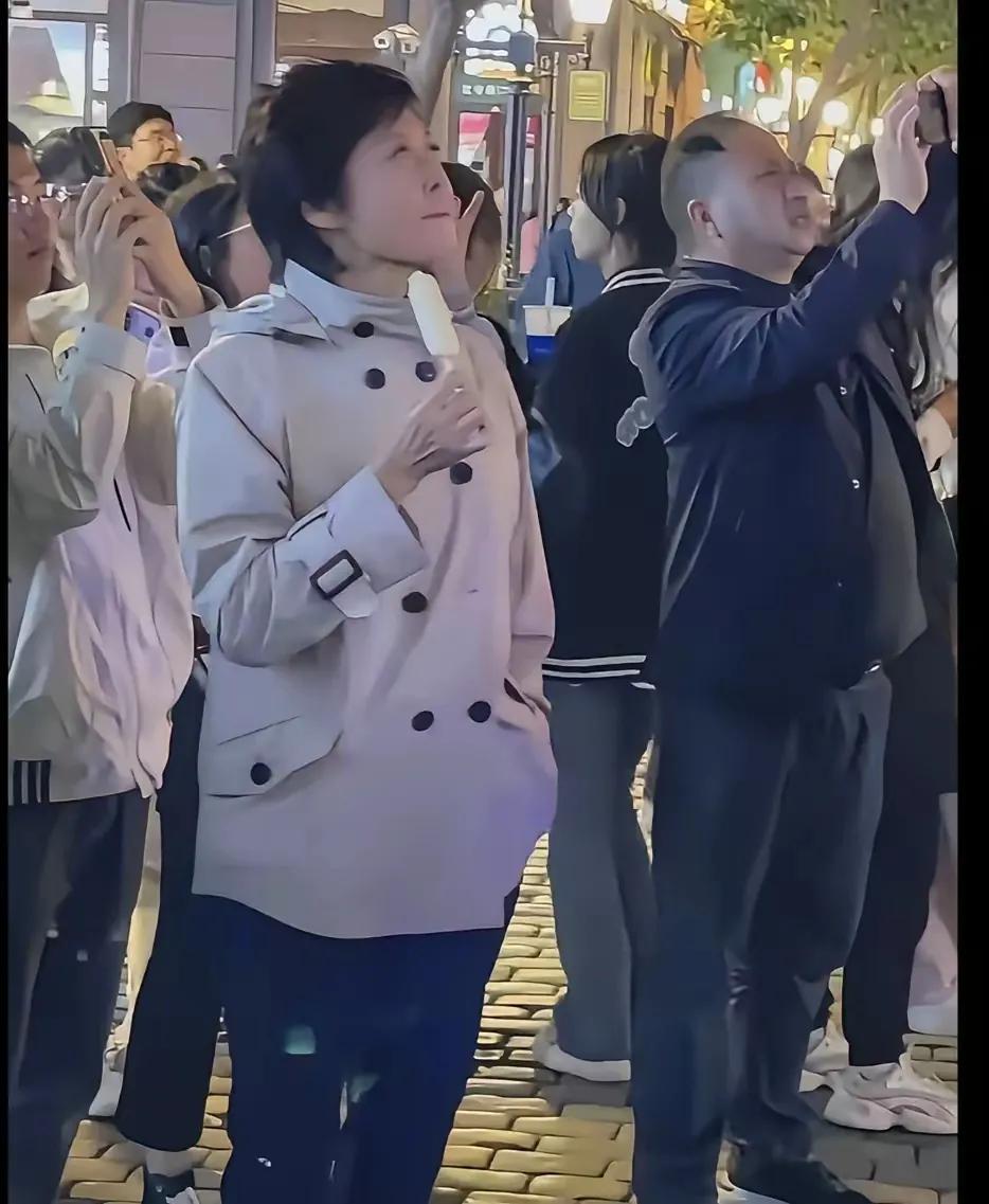 敬一丹对女儿的催生，真的是适可而止，虽然也希望女儿生孩子，开始催生后，发现女儿真