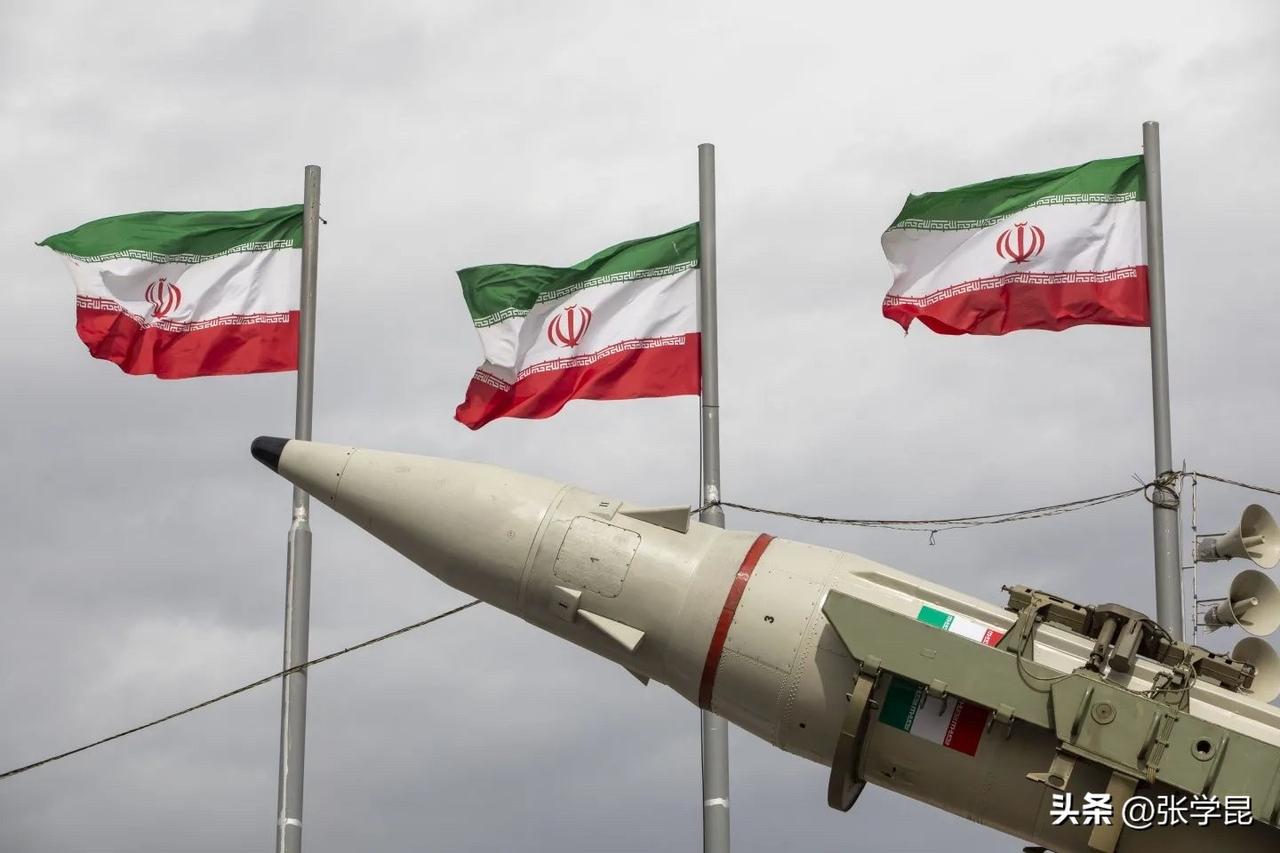 突发新闻：伊朗伊斯兰革命卫队称，一艘美国军事海运司令部（MST）作战支援舰艇遭到