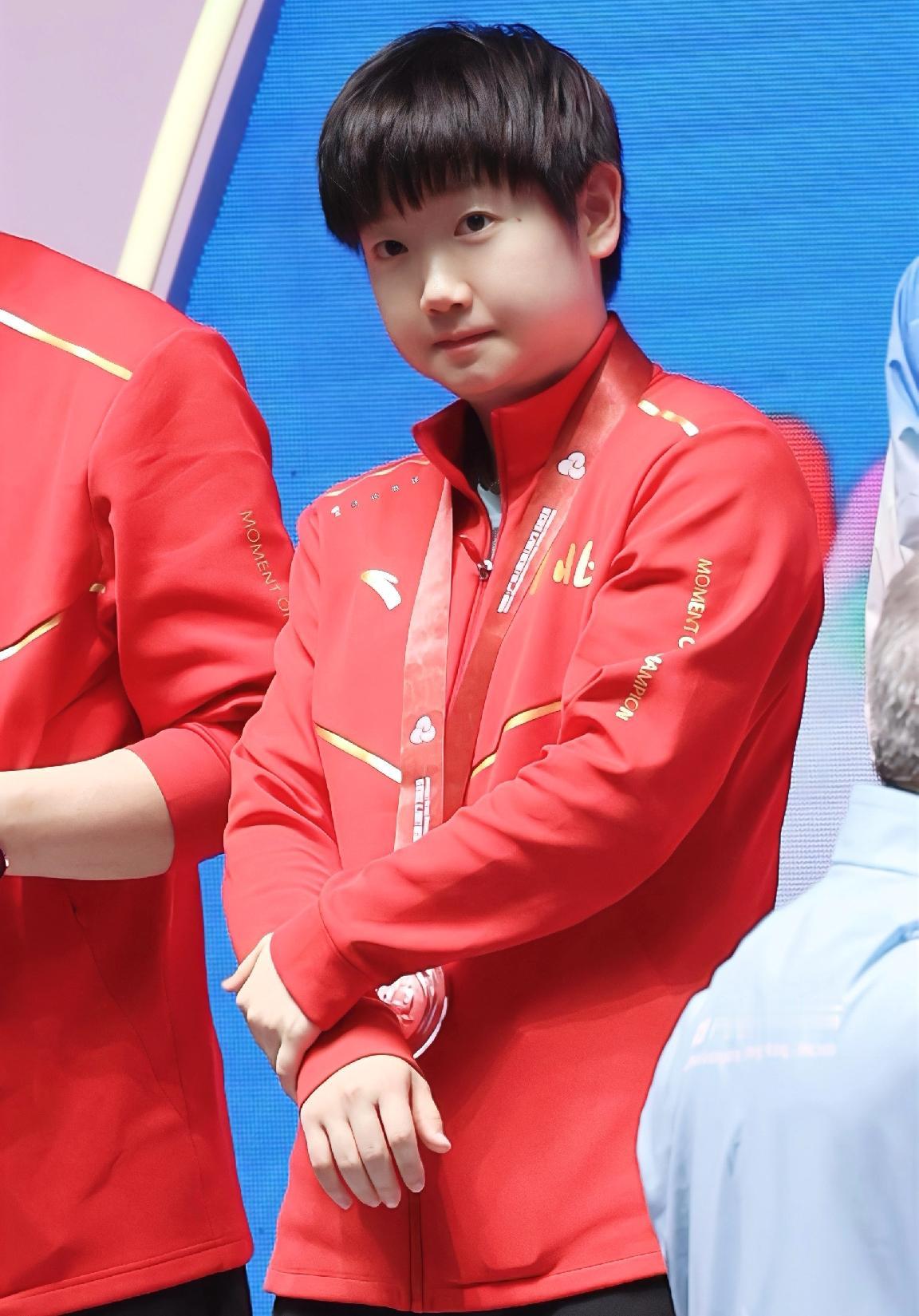 亲爱的孙颖莎选手上训了，
再等一会就要女团决赛了。
这些一届的团体赛真的应该非常