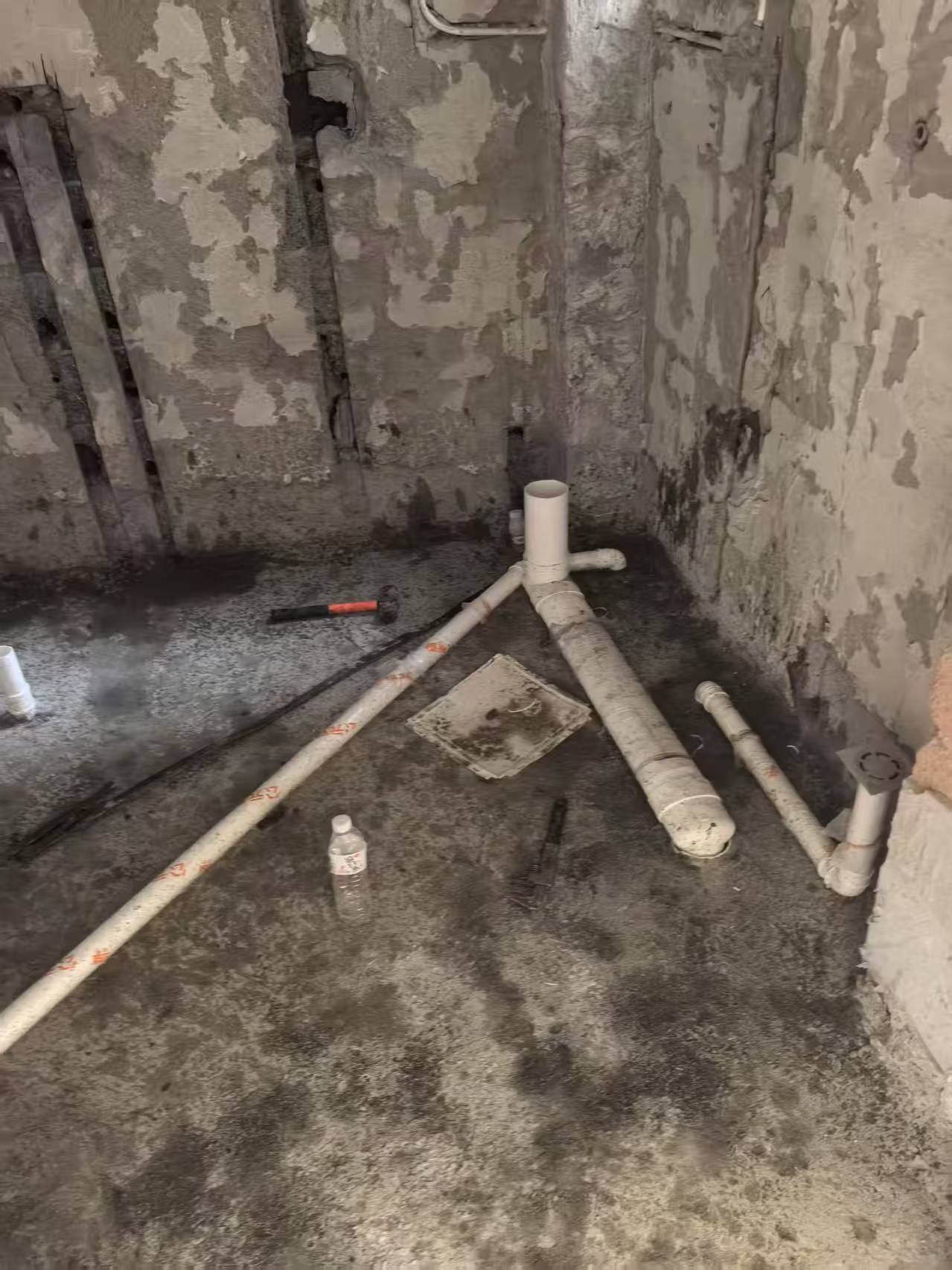 新家开始装修了👻，清水房的样子确实有点“惨不忍睹”🥹，不过整个装修过程都是表
