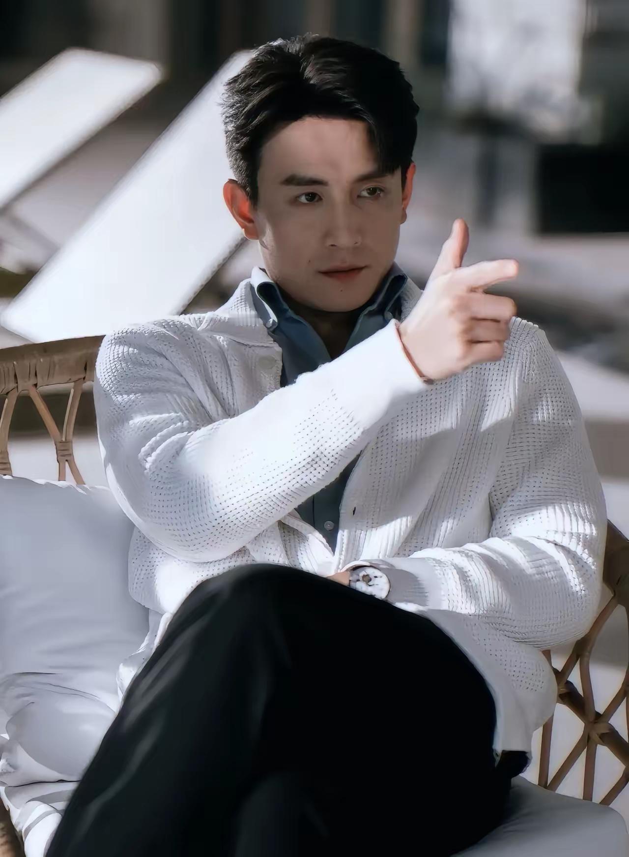 谁懂啊！
刘萧旭新剧《掌心窥爱》刚上线，
就被网友吐槽“女主劝退”，这波真不是兰