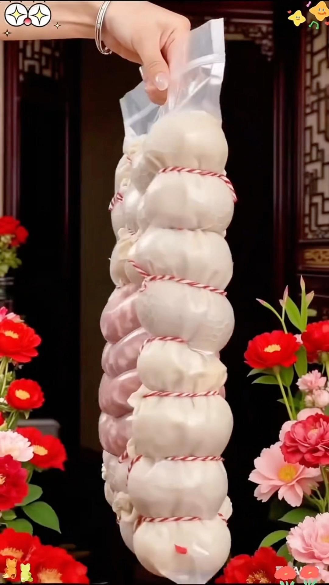 草原风味肚包肉&羊肉肠：一口鲜醇，地道本味之选 草原特色肚包肉，精选鲜...